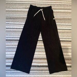 Vuori Halo Essential Wideleg - Short Black Heather Size Small